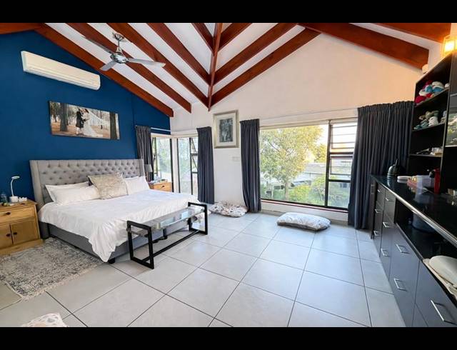 5 BEDROOM HOUSE FOR SALE IN LONEHILL
